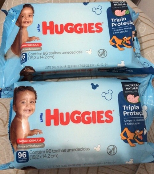 TOALHA UMEDECIDA HUGGIES TRIPLA PROTEÇÃO COM 96 UNIDADES