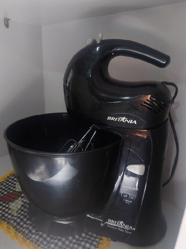 Batedeira Britânia Bellagio Maxx - Preta