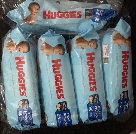 TOALHA UMEDECIDA HUGGIES TRIPLA PROTEÇÃO COM 96 UNIDADES