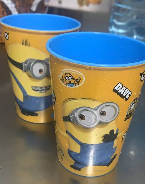 Copo 320 Ml Minions Plasútil Azul No Voltagev