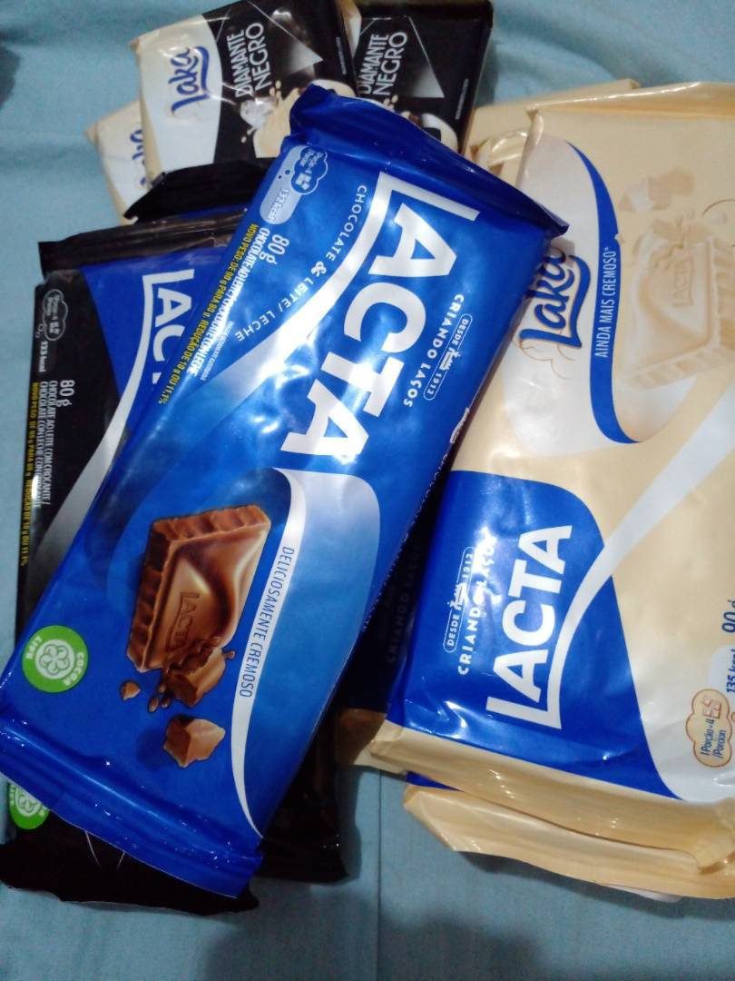 Ótima opção dar barra de chocolate na Páscoa!! O sabor é o mesmo e a quantidade na maioria das vezes tb!!