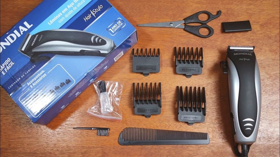 Máquina de Cortar Cabelo Mondial Hair Stylo CR-02 4 com Pentes - Prata/Preta