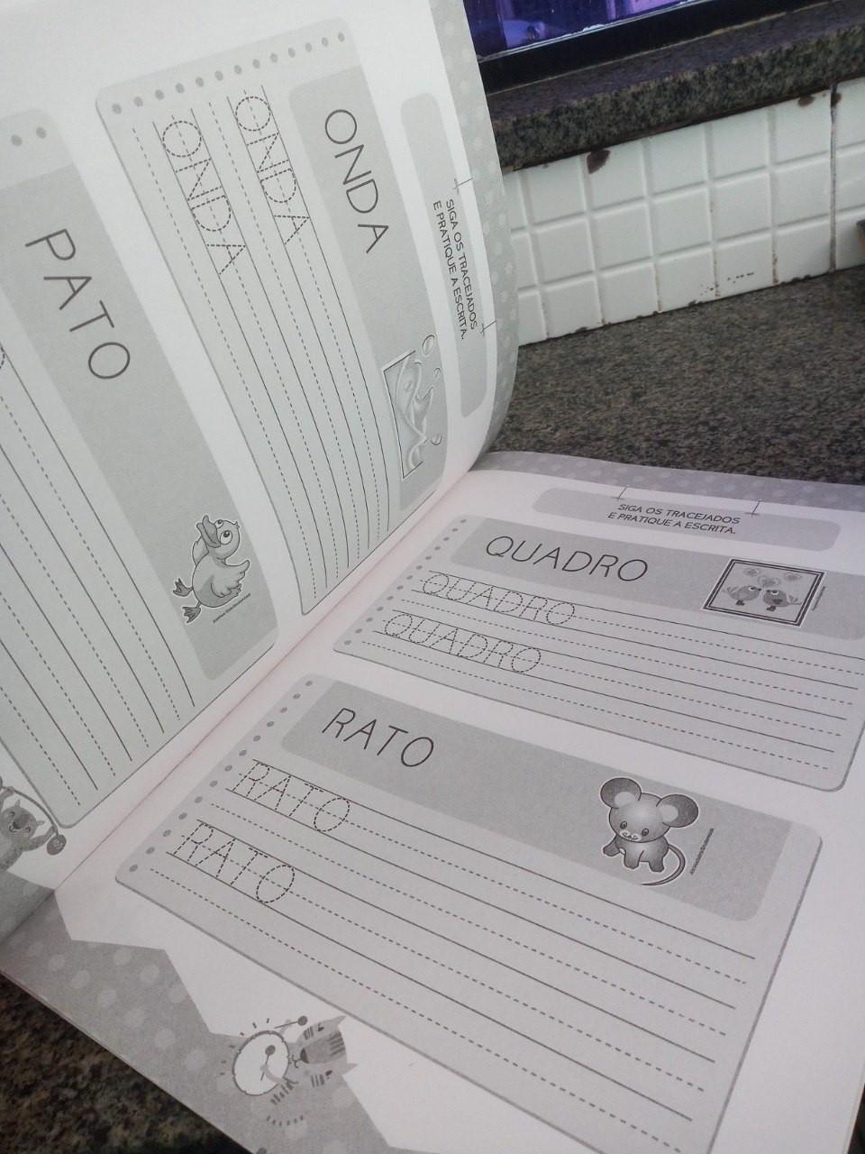 Várias opções de livros infantis!!