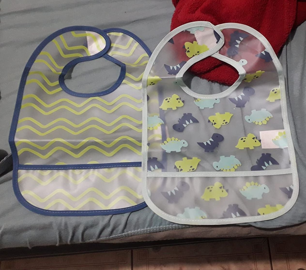 Kit 2 Babadores com Bolso Dino Buba