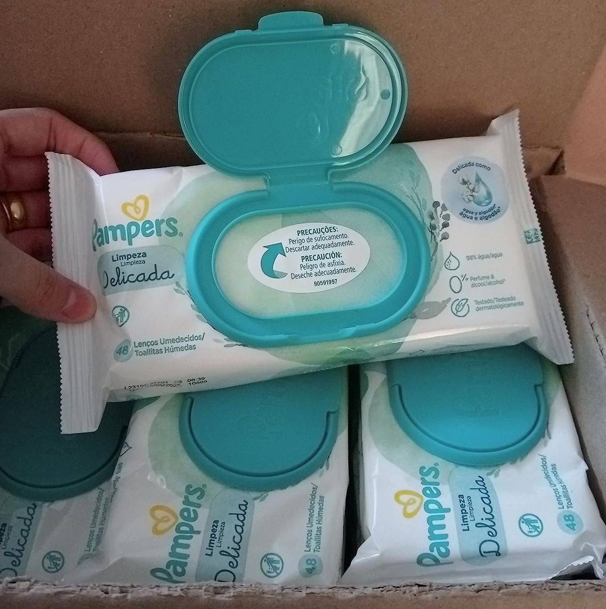 Lenços Umedecidos Pampers Limpeza Delicada - 576 Unidades (12 pacotinhos com 48 un cada)