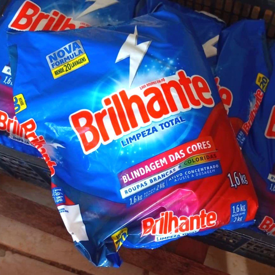 LAVA-ROUPAS EM PÓ ROUPAS BRANCAS E COLORIDAS ATIVO CONCENTRADO BRILHANTE LIMPEZA TOTAL PACOTE 1,6KG