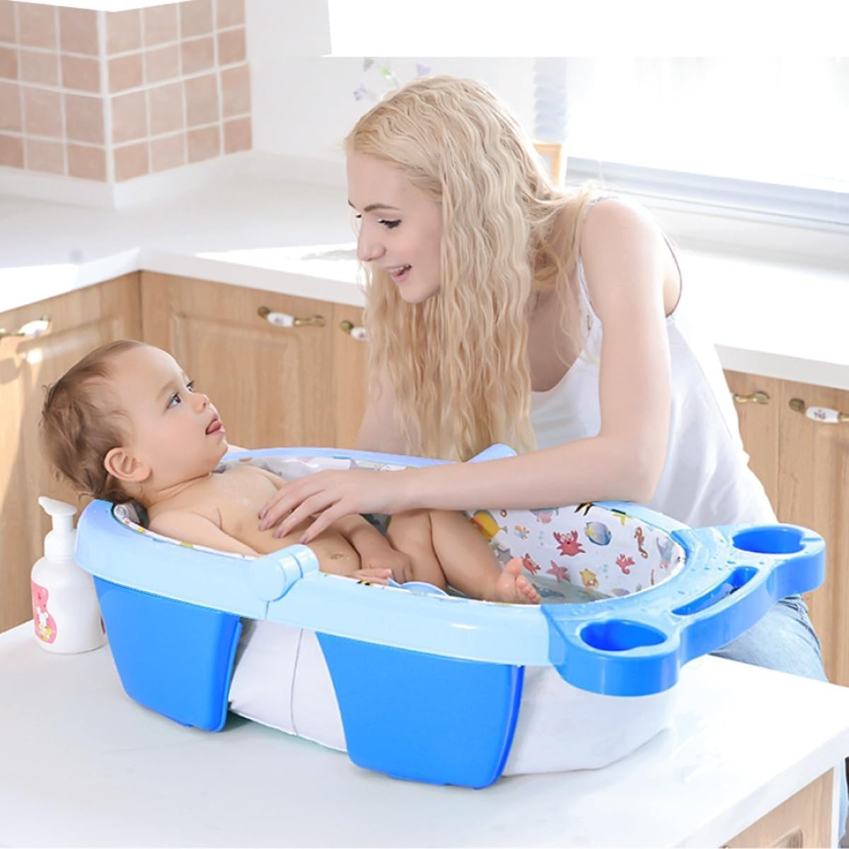 Banheira de Bebê Inflável e Portátil AirPlus Dobrável, capacidade 36 litros, Base Antiderrapante e Bandeja Removível - MaxiBaby