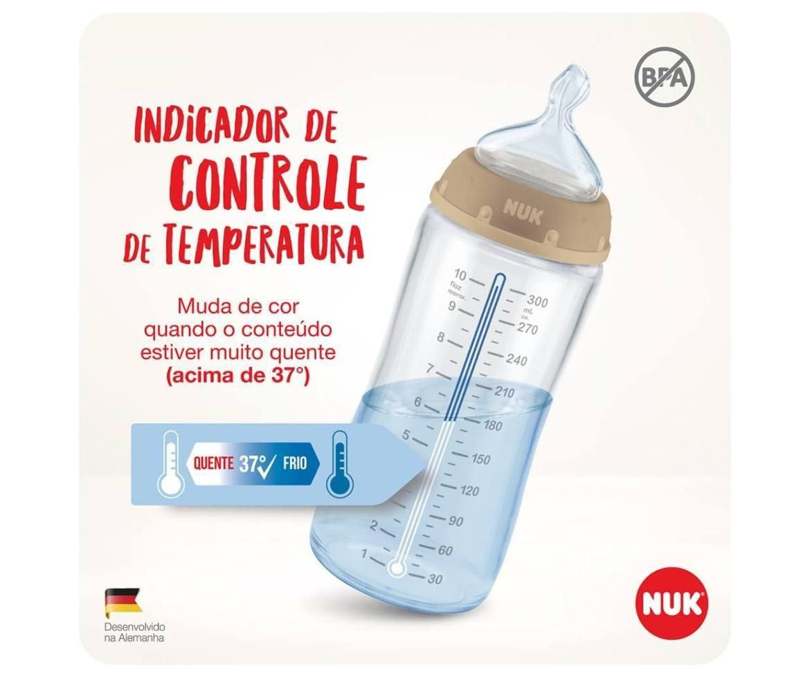 Ela  muda de cor,  qdo muito quente!!