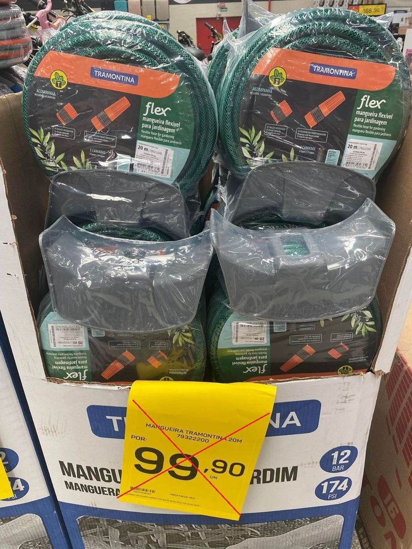 Mangueira para Jardim 20 Metros com Esguicho e Suporte TRAMONTINA