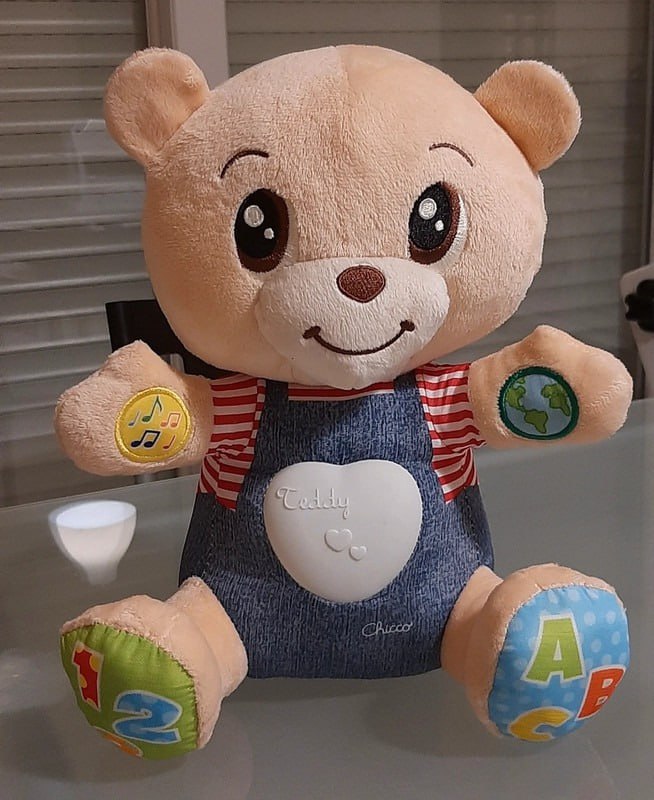 é Chicco❤️ Muito fofinho! 🥰 Ele toca musica, demais né??