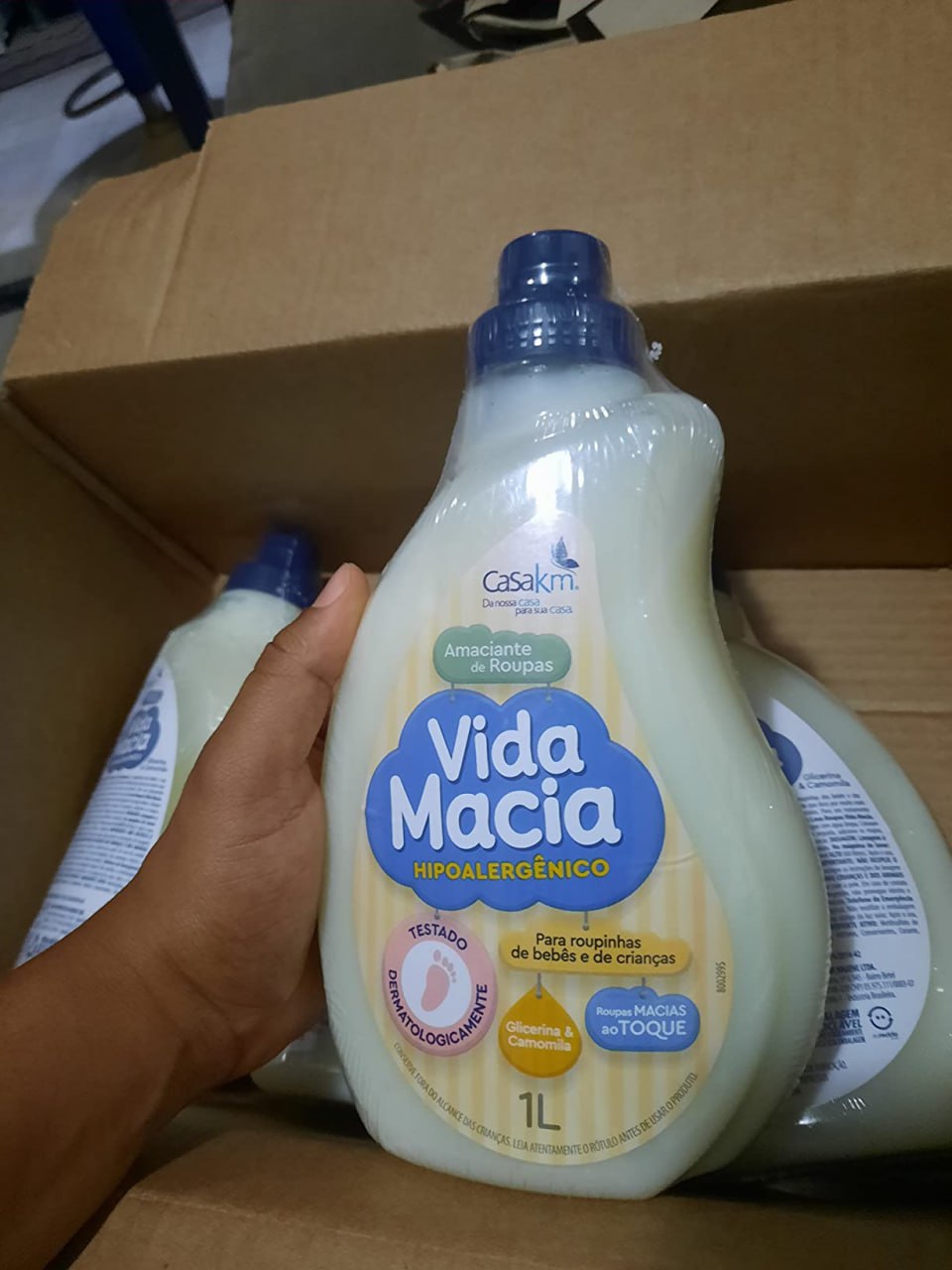 é menos agressiva aos tecidos, deixando um perfume suave e as cores vivas.