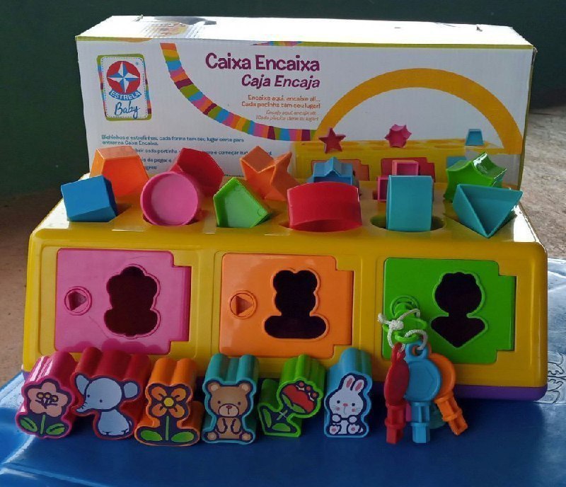 Estrela Brinquedo Educativo Caixa-Encaixa