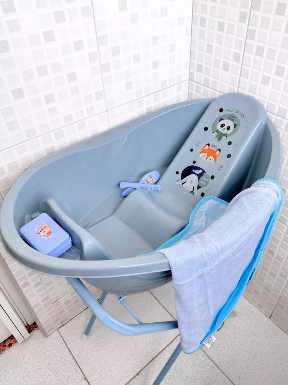 ✨Conjunto Banho Do Bebê Banheira Suporte Para Banheira,Toalha Felpuda Dupla Com Touca, Pente, Escova e Saboneteira