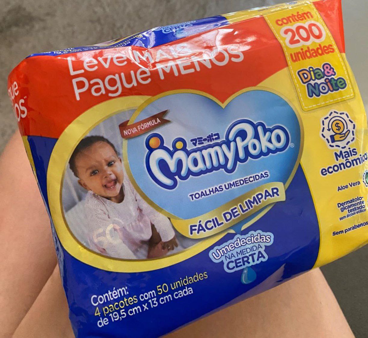 Lenços Umedecidos MamyPoko Dia&Noite 200 Unidades (4 Pacotes C/ 50 Unidades Cada)