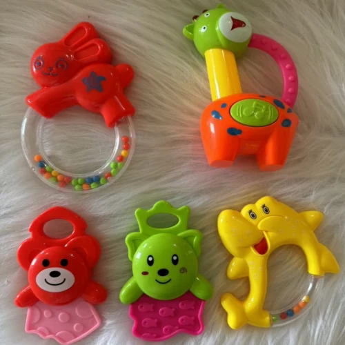 Brinquedo Para Bebê Kit com 4 pçs Chocalho Infantil Mordedor Colorido
