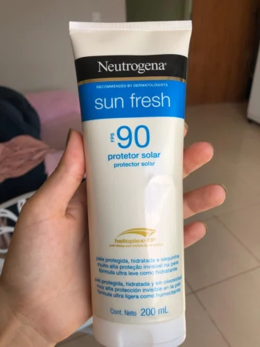 POTÃO DE 200ML DE PROTETOR SOLAR