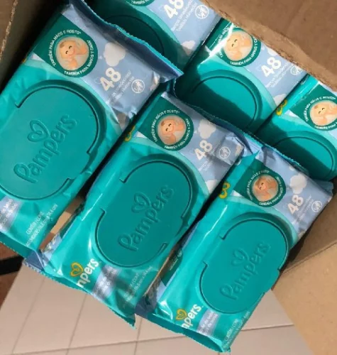 Kit Pampers Lenços Umedecidos Cuidado de Bebê 576 Unidades (12 pacotes com 48 un cada)