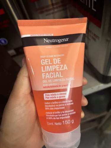 Limpeza facial intensiva com o Gel Neutrogena Deep Clean Intensive Grapefruit! ✨🍇