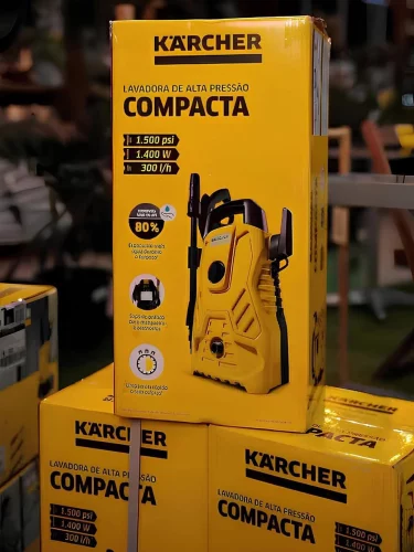 ATÉ DEU VONTADE DE LAVAR A CALÇADA