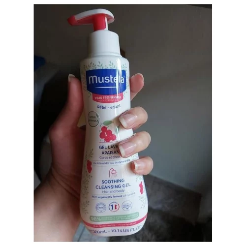 Mustela Gel Lavante Calmante 300ml para Pele Muito Sensível ou Sensibilizada – Sabonete Líquido Corpo e Cabelo para Bebês e Crianças - Sem fragrância - feito com 98% de ingredientes de origem natural
