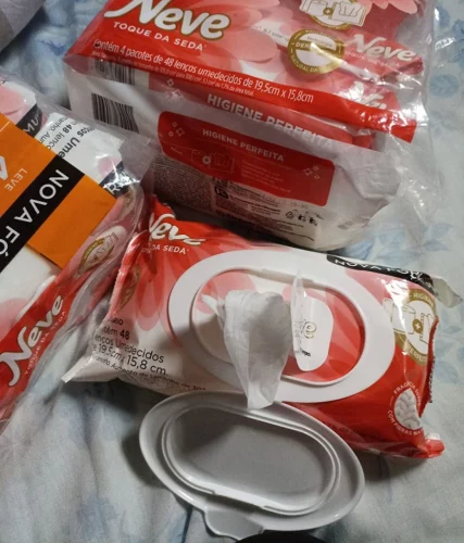 Neve Pack Lenços Umedecidos Toque de Seda, 48 Lenços, Leve 4 Pague 3