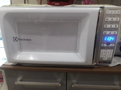 Micro-ondas Electrolux de bancada Branco com Função Tira Odor e Manter Aquecido 34L MEO44
