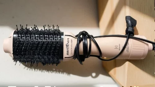MULHER DE CABELO ESCOVADO É UMA MULHER EM PAZ