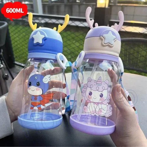 KIT1~KIT4 600ml Garrafa De Alce Água Infantil Criança Portátil Com Canudo Desenho Fantasia Para Meninas ou Meninos