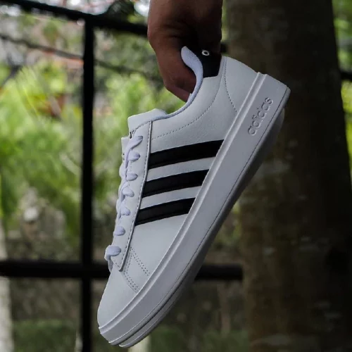 CLÁSSICO DA ADIDAS