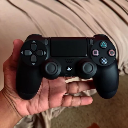 PREÇÃO NESSE DUALSHOCK DE PS4