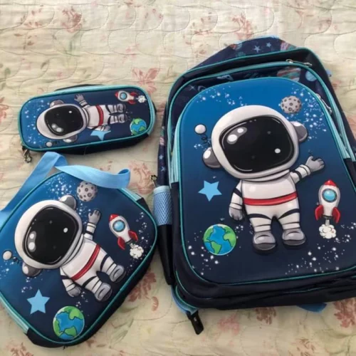 🧡 Kit Escolar Infantil Bolsa Lancheira Estojo Estampas 3D Menina e Menino com luzes