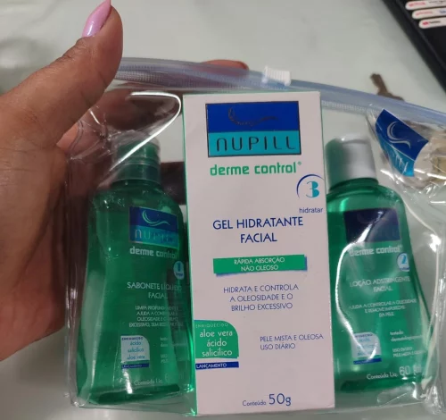 prático p viagens e controla bem oleosidade