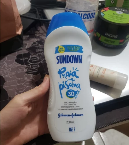 Sundown Protetor Solar Corpo e Rosto Praia e Piscina FPS 30, 200ml