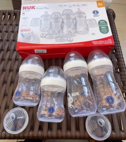 NUK são 4 Mamadeiras + 2 Bicos
