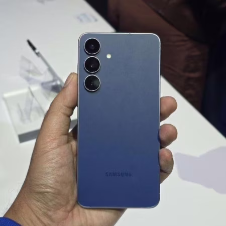 Celular Samsung Galaxy S25 FE 5G, 128GB, 8GB, Câmera Tripla - Azul Marinho