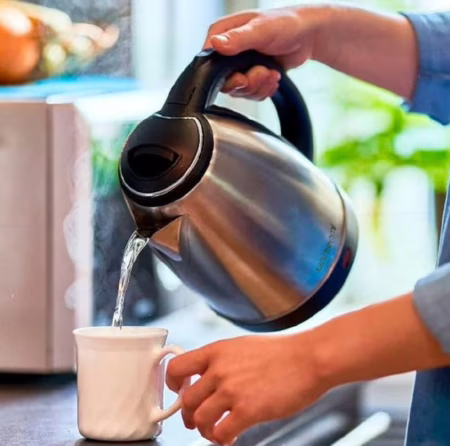 Chaleira Elétrica 1,8l Inox Desligamento Automatico Cor Aço 110v