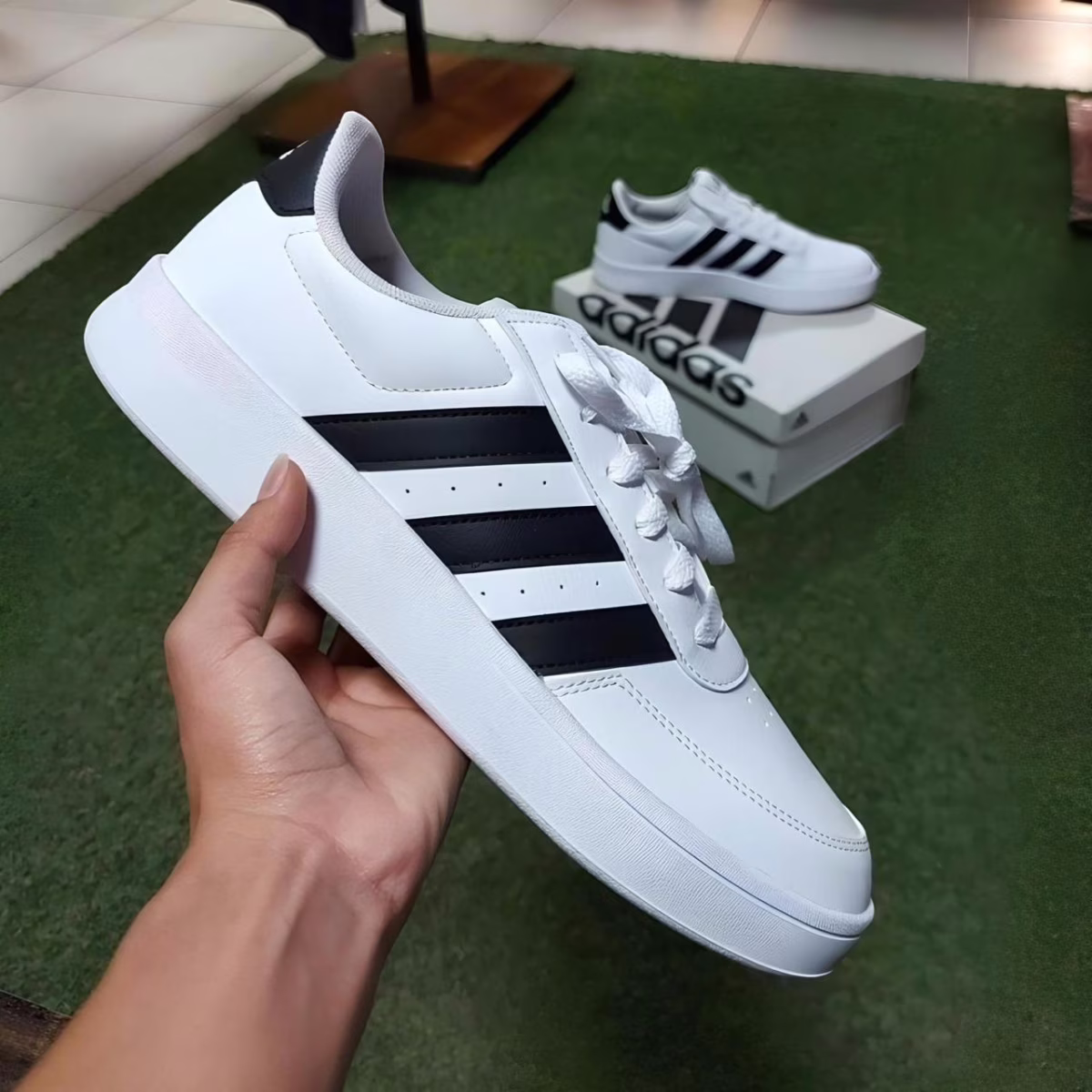 Tênis Adidas Breaknet - Off White