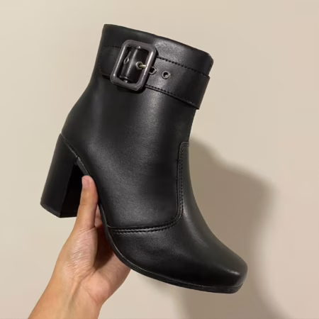 Bota Feminina Salto Alto Bico Quadrado Com Fivela E Zíper