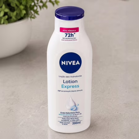 NIVEA Loção Hidratante Corporal Lotion Express - Loção Hidratante com textura leve que hidrata profundamente, protege do ressecamento e auxilia na reg...