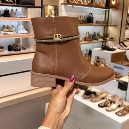 Bota Casual Cano Curto Zíper Salto Baixo Detalhe Lateral