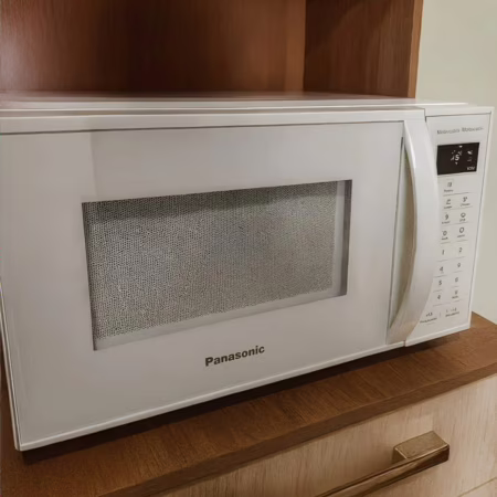 Micro-ondas Panasonic 21 Litros Branco - NN-ST25lWRU