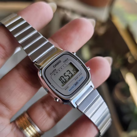 Relógio Feminino Casio Vintage Mini Ícone Retrô Prata