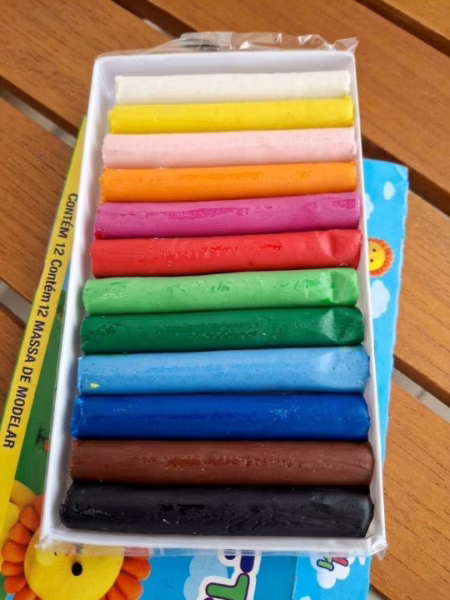Massinha Soft para Modelar Colorida em Estojo, Tradicional, Uti Guti 12 Cores