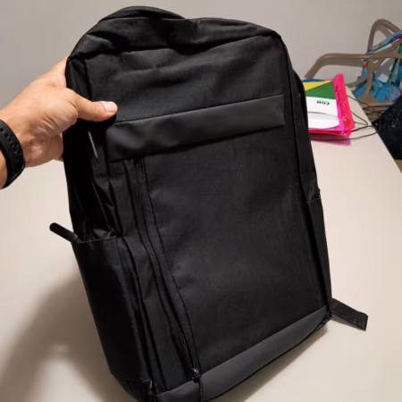 MOCHILA COM SAÍDA USB, por menos de 40 conto 😉