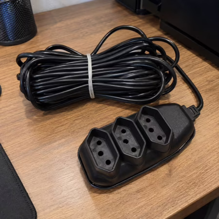 Extensão Elétrica 10 Metros com 3 Tomadas Bivolt Preta Parosflux
