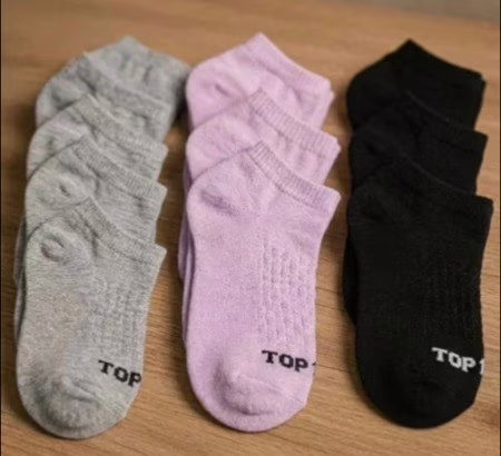 Kit com 15 Pares de Meias Femininas Curtinhas de Algodão