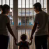 Por que o bebê mama sem parar? Entenda a fase das mamadas em grupo