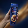 Fique tranquilo, a única coisa que vai cair por terra é a caspa! 🧼💥
