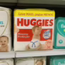 Fralda Huggies Supreme Care M com 196 Unidades • A
