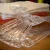 Kit 50 Cabides Acrilico Adulto Reforçado Cor Transparente Paranoia Produtiva